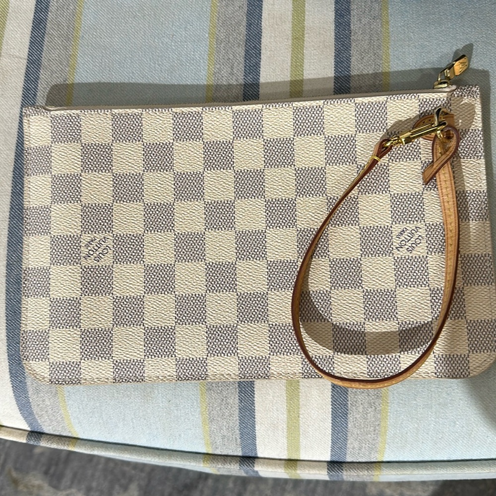 100% authentic Louis Vuitton Damier Azur Neverfull pouch